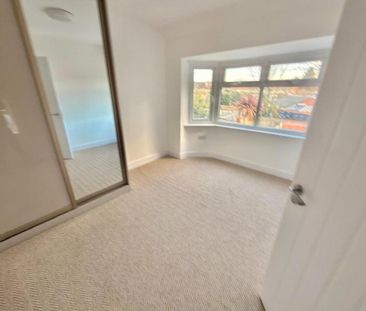 5 bedroom end of terrace house to rent - Photo 2