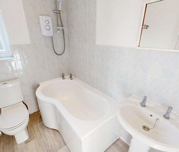 2 bedroom semi-detached house to rent - Photo 6