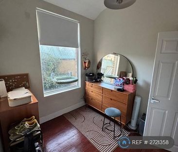 3 bedroom terraced house to rent - Photo 6