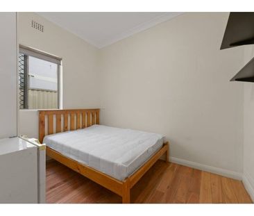 Affordable Room Conveniently Located Guest House - Photo 1