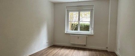 Altersgerechte Wohnung im Erdgeschoss mit Dusche - Rentner*innen gesucht!! - Foto 1