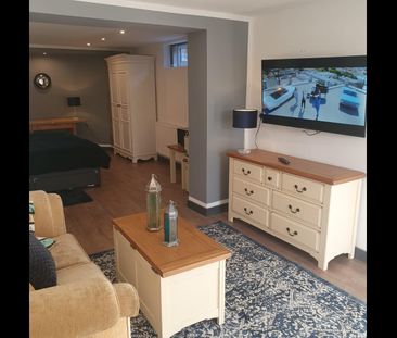 Room in a Shared House, Prestwich, M25 - Photo 6