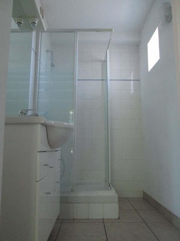 Location Appartement 1 pièce 28m² ANGERS 49000 - Photo 3