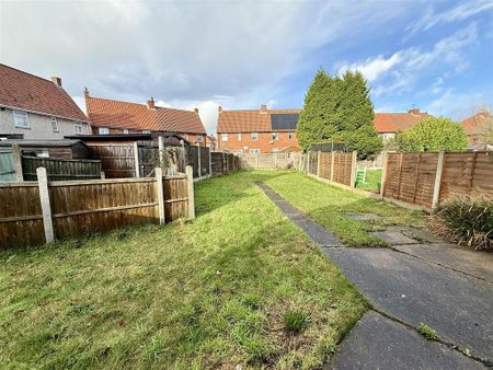 3 bedroom semi-detached house to rent - Photo 3