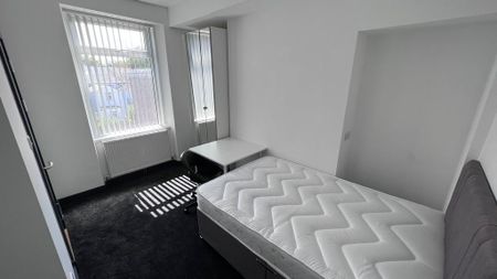 4 bedroom house share to rent - Photo 4