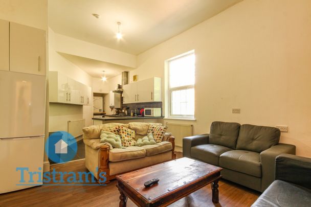 6 bed Flat for Rent - Photo 1