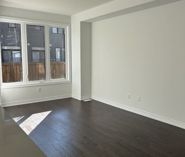 For Lease - 19 Milady Crescent, Barrie, Ontario - Photo 1