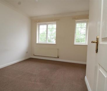 2 bedroom end of terrace house to rent - Photo 1