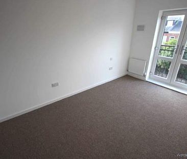 2 bedroom property to rent in Salford - Photo 3