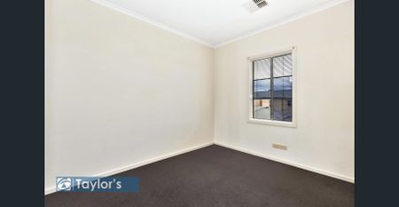 MODERN TOWNHOUSE WITH PARKLAND VIEWS & PRIME LOCATION - Photo 4