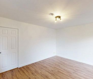 2 bedroom ground floor flat to rent - Photo 1