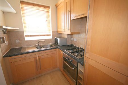 2 bedroom flat to rent - Photo 4