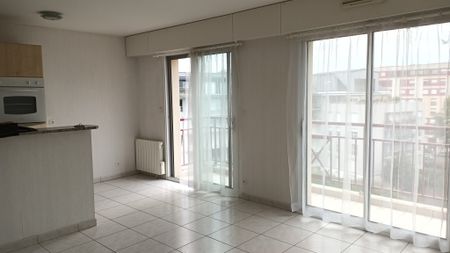 Location Appartement 2 pièces 38m² LES SABLES D OLONNE 85100 - Photo 2