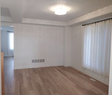 For Lease - 8 Red Rose Lane, East Gwillimbury, Ontario - Photo 1