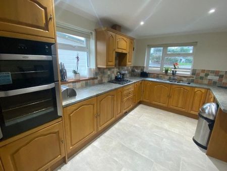 St. Issey, Wadebridge, PL27 - Photo 2