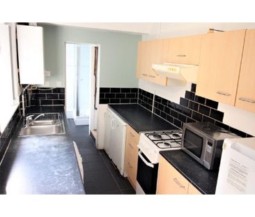 4 bedroom house to rent - Photo 3