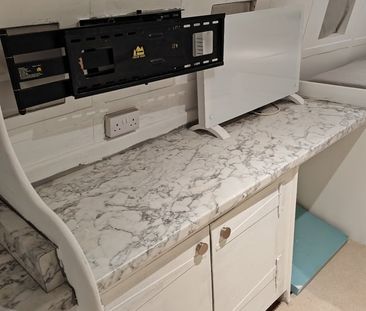 3 Bed House Boat, Rope Street, SE16 - Photo 3