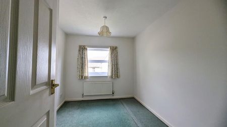 3 bedroom semi-detached house to rent - Photo 5