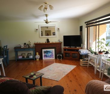 IMMACULATE 10 ACRE PROPERTY WITH HORSE ARENA & STABLES - Photo 3