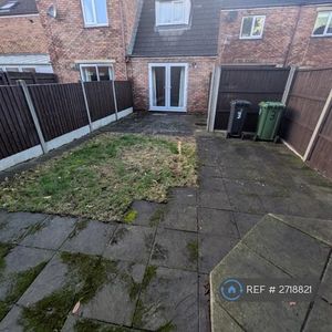 2 bedroom terraced house to rent - Photo 2