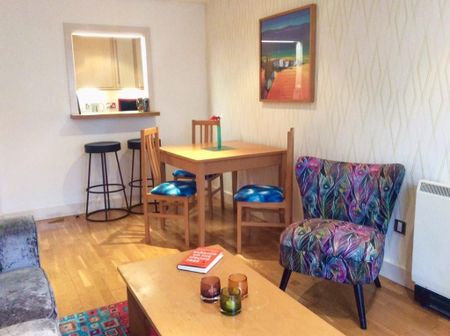 2 bedroom flat to rent - Photo 4