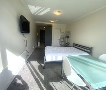 Te Aro Living -One week rent free! - Photo 3