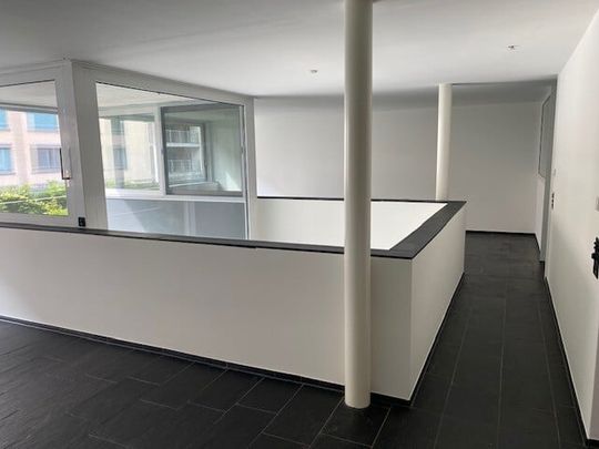 "Open 5.5 room maisonette apartment in the heart of Oerlikon!" - Photo 1