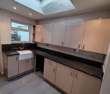 3 bedroom terraced house to rent - Photo 5