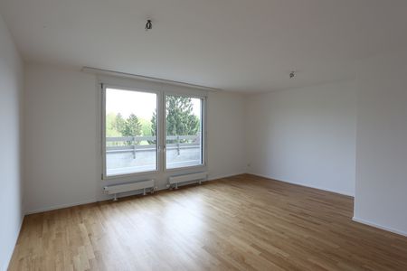 Sonnige 3,5-Zimmer-Dachwohnung Nähe der Langen Erlen - Photo 4