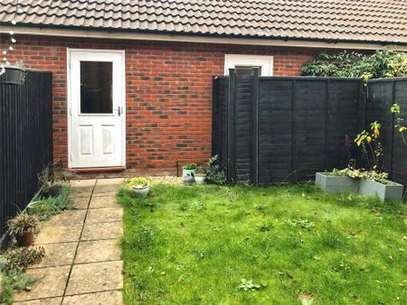 3 bedroom townhouse to rent - Photo 3