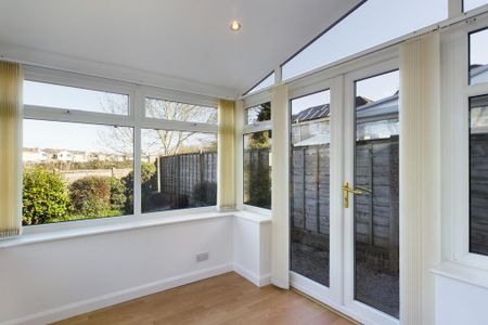 3 bedroom semi-detached house to rent - Photo 2