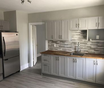 Immeuble - 866 à 882 Short 5 1/2 à Louer à Sherbrooke - Photo 2