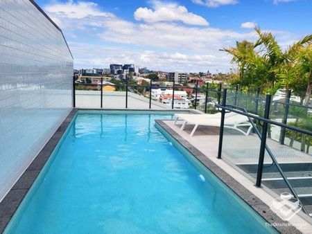 Furnished 3 Bed 2 Bath Apartment West End - Photo 4