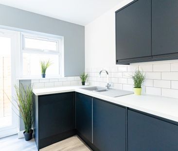 Cromwell Road #16 - Photo 3