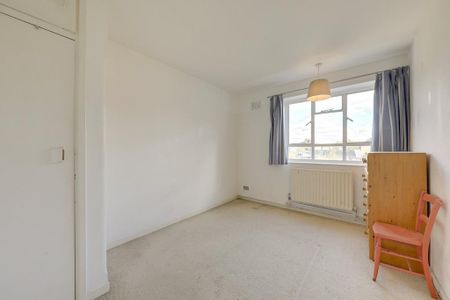 3 bedroom flat to rent - Photo 4