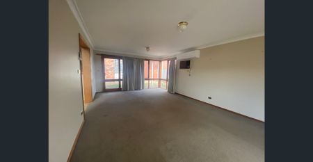 3 Bedroom Townhouse In A Prime Location! - Photo 2