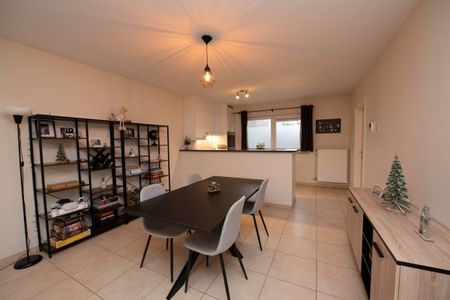 Gelijkvloers appartement in centrum Waregem met tuintje & garage. - Foto 3