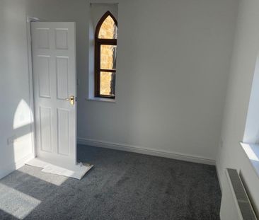 2 bed Apartment - To Let - Photo 3