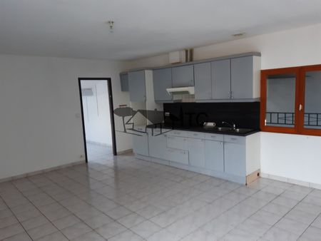 Location Appartement 5 pièces 114m² LES VANS 07140 - Photo 2