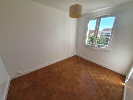 Location Appartement 2 pièces 35m² CLERMONT FERRAND 63000 - Photo 2