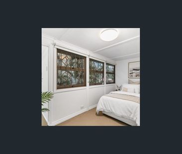 Beautiful Queenslander In Sought After Suburb - Photo 3