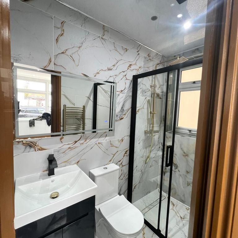 10 bedroom semi-detached house to rent - Photo 1