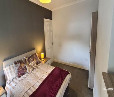 Rosemont Avenue (room 2), Bramley, Leeds - Photo 5