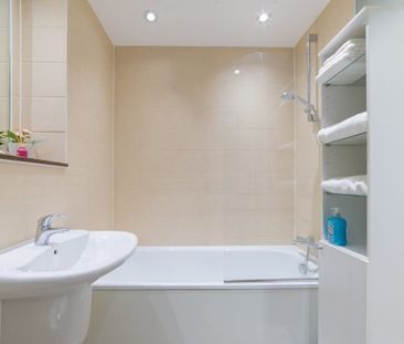 1 Bed Flat, Atrium Heights, SE8 - Photo 2