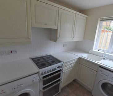 Abingdon Close, Macclesfield - Photo 6