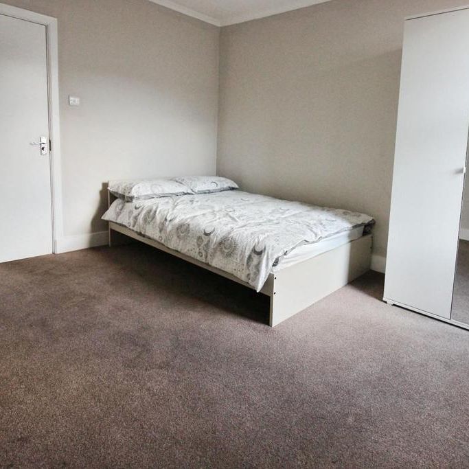 1 bedroom in a house share to rent - Photo 1
