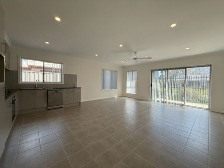 Home For Rent - Photo 3