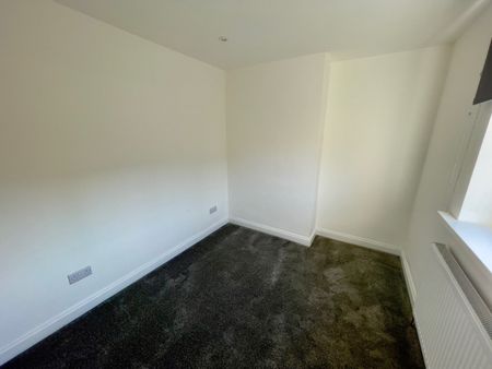 4 bedroom terraced house to rent - Photo 3