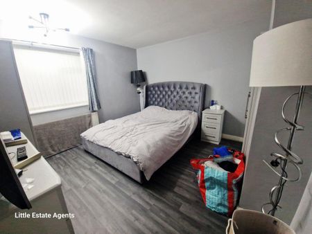 3 bedroom end of terrace house to rent - Photo 3