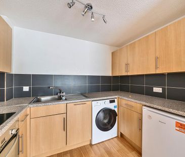 2 bedroom apartment to rent - Photo 6